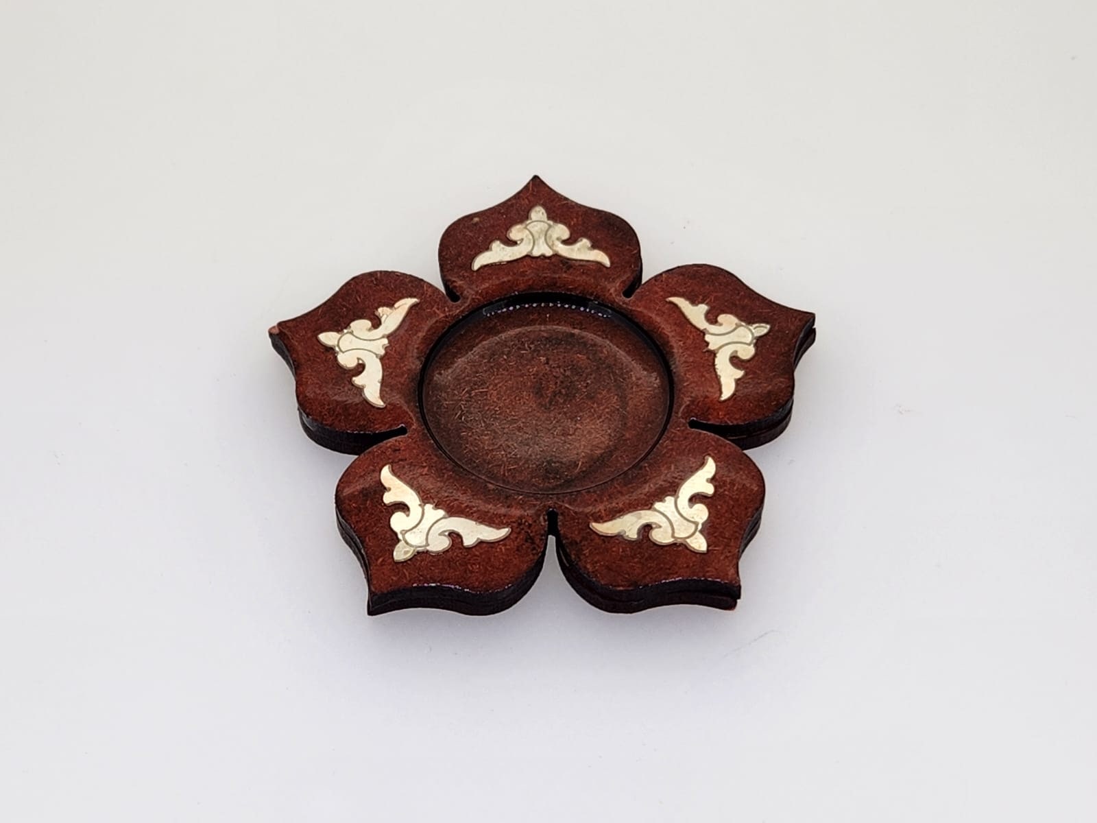 LOTUS PEETAM